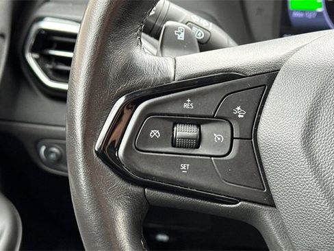 Used 2022 Chevrolet Bolt EUV LT w/ Convenience Package image 35