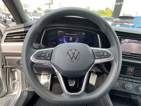Used 2023 Volkswagen Jetta Sport image 14