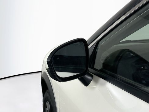 Used 2023 Nissan Rogue SV image 16