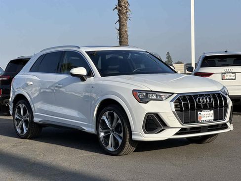 Used 2021 Audi Q3 2.0T Premium w/ Convenience Package image 8