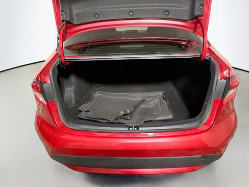 Used 2020 Toyota Corolla LE image 32