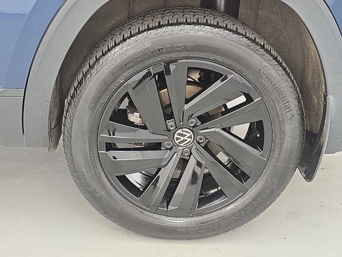 Used 2023 Volkswagen Atlas Cross Sport SE image 33