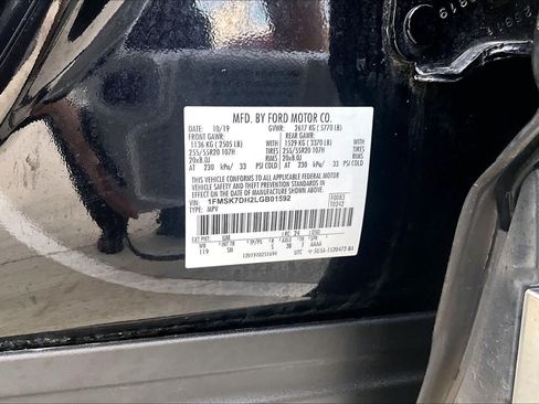Used 2020 Ford Explorer XLT w/ Equipment Group 202A RWD image 32