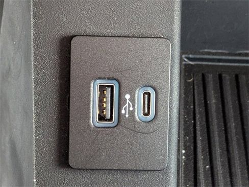 Certified 2022 Ford F250 XLT w/ XLT Premium Package image 21