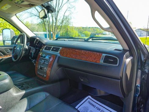 Used 2007 Chevrolet Silverado 1500 LTZ w/ Safety Package AWD/4WD image 24