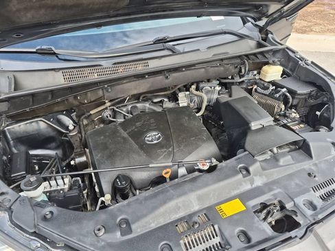 Used 2018 Toyota Highlander Limited FWD image 17