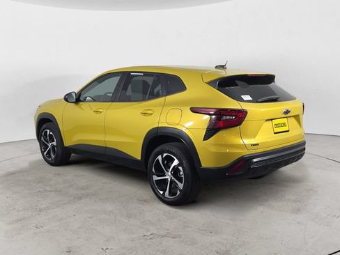 Used 2024 Chevrolet Trax RS FWD image 7