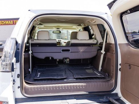 Used 2017 Lexus GX 460 Luxury AWD/4WD image 7