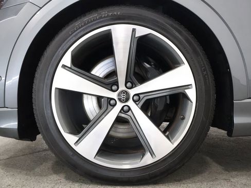 Used 2024 Audi SQ8 Prestige w/ Prestige Package image 5