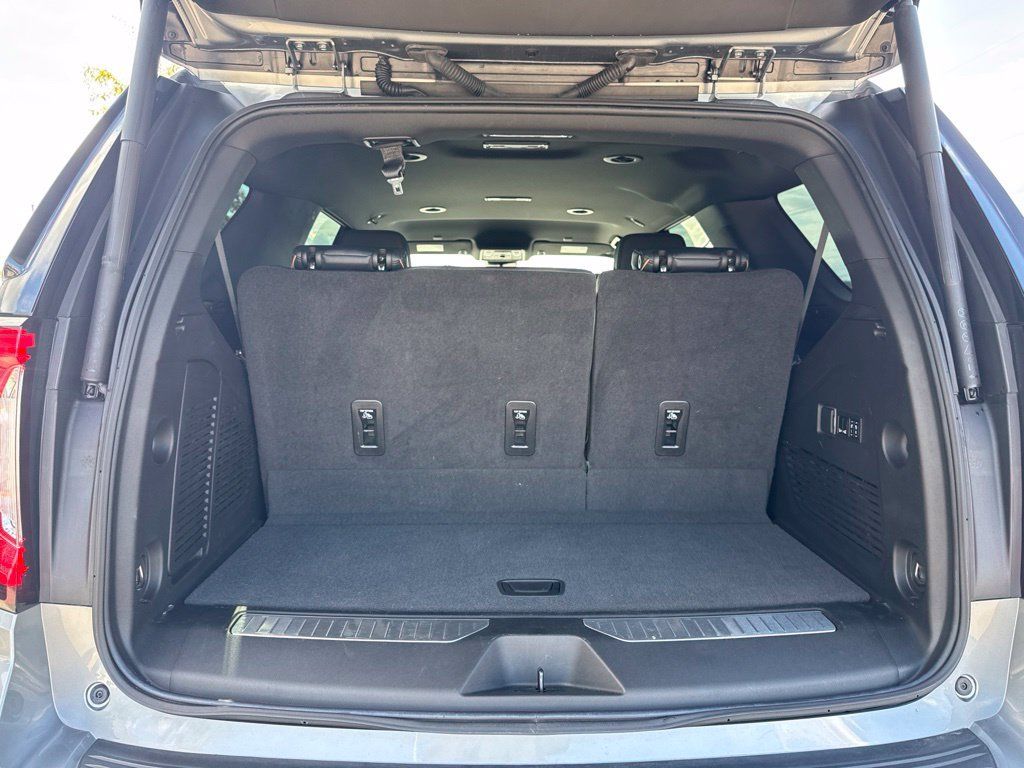 Used 2023 GMC Yukon AT4 w/ Technology Package AWD/4WD image 29