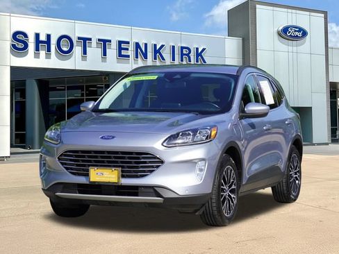 Certified 2022 Ford Escape Titanium FWD image 3