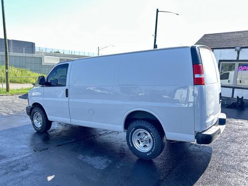Used 2020 Chevrolet Express 2500 2500 3dr Cargo Van w/ Driver Convenience Package image 18