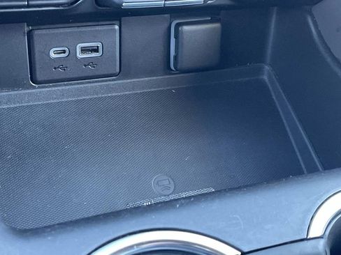 Used 2021 Chevrolet Suburban LT image 21