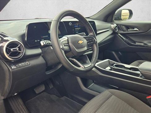 Used 2025 Chevrolet Equinox LT AWD/4WD image 14