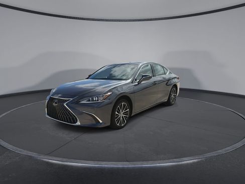 Used 2025 Lexus ES 350 w/ Premium Package image 4