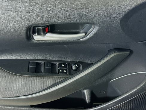 Used 2021 Toyota Corolla LE image 23