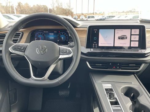 New 2026 Volkswagen Atlas SE FWD image 16