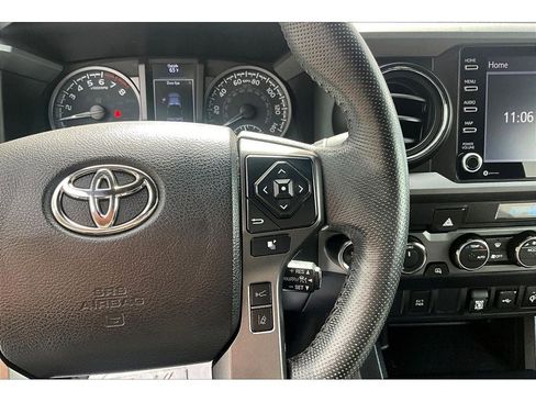 Used 2022 Toyota Tacoma TRD Off-Road AWD/4WD image 21