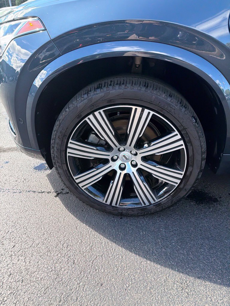 Certified 2025 Volvo XC90 T8 Plus w/ Protection Package Premier AWD/4WD image 4