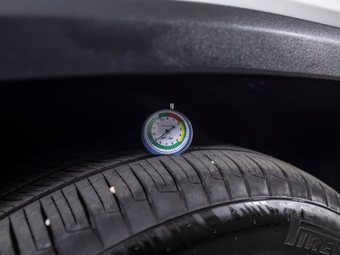 Used 2025 Rivian R1T Adventure AWD/4WD image 41