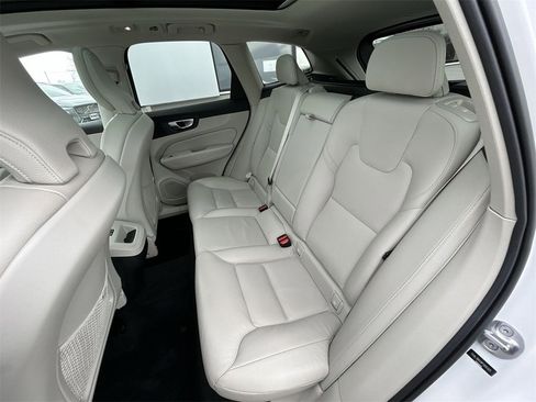 Certified 2023 Volvo XC60 B5 Core w/ Climate Package image 23