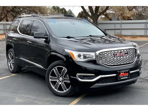 Used 2019 GMC Acadia Denali image 2