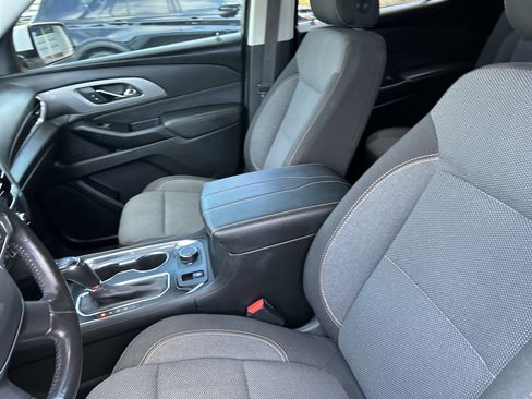 Used 2020 Chevrolet Traverse LT image 12