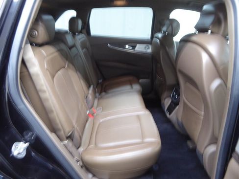 Used 2016 Lincoln MKX Reserve w/ Luxury Package AWD/4WD image 29