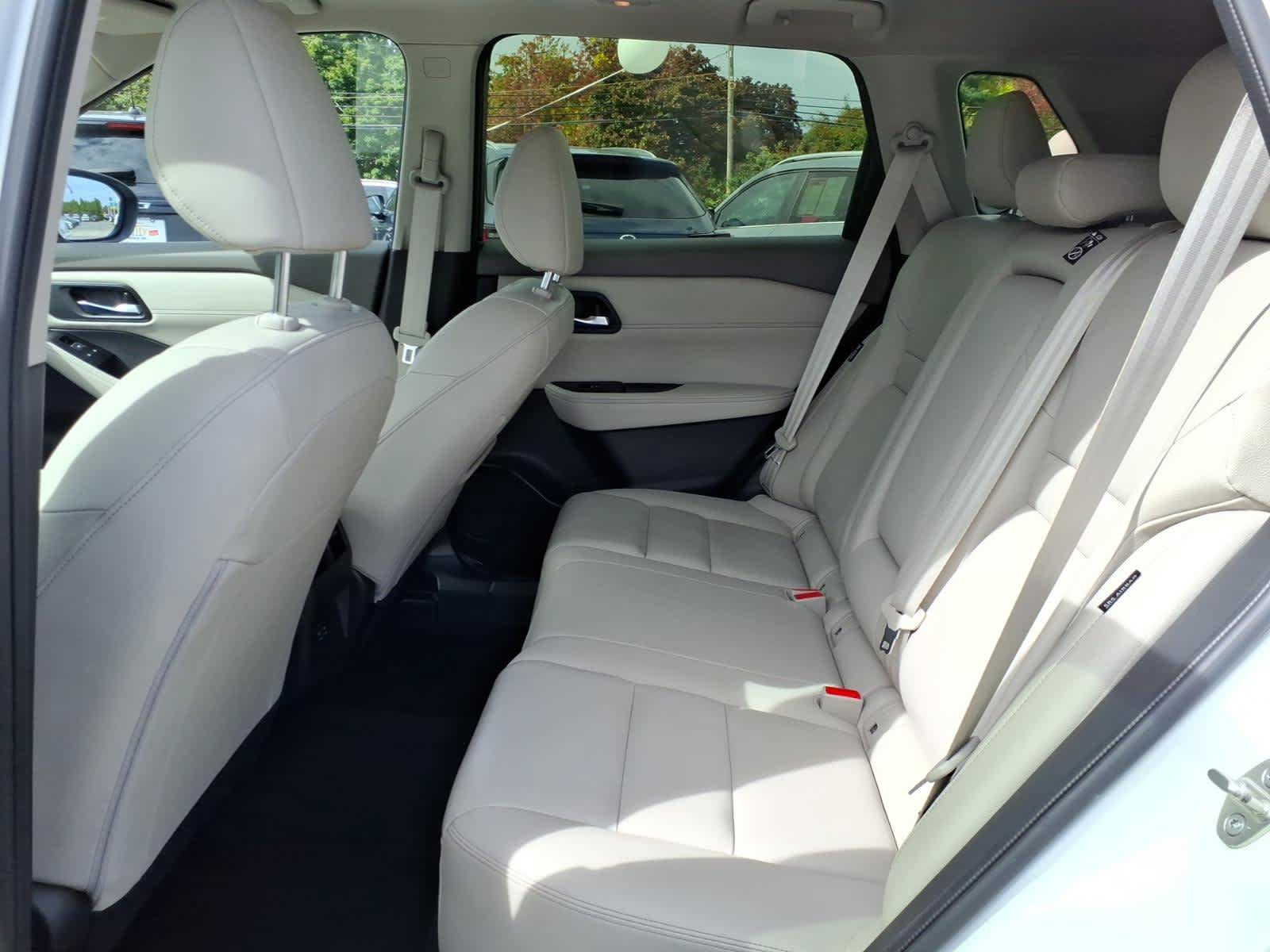 Used 2023 Nissan Rogue SL AWD/4WD image 12