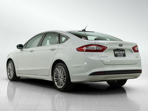 Used 2015 Ford Fusion SE w/ Equipment Group 202A image 3