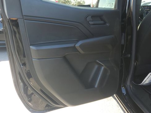 Used 2025 Chevrolet Colorado W/T image 10