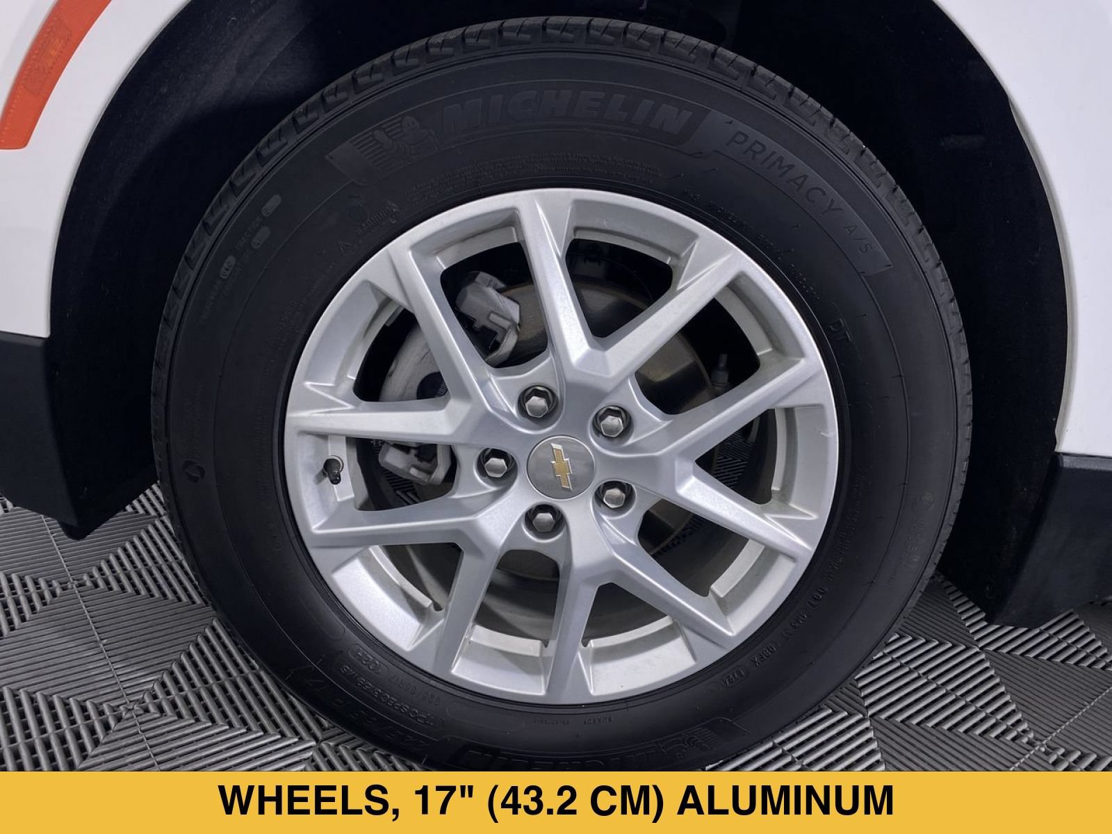 Certified 2024 Chevrolet Equinox LT w/ LPO, Floor Liner Package FWD image 14