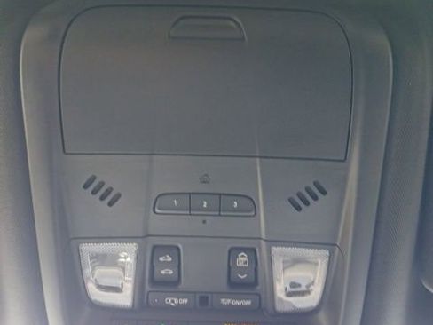 Used 2021 Chevrolet Blazer RS w/ Enhanced Convenience Package image 23