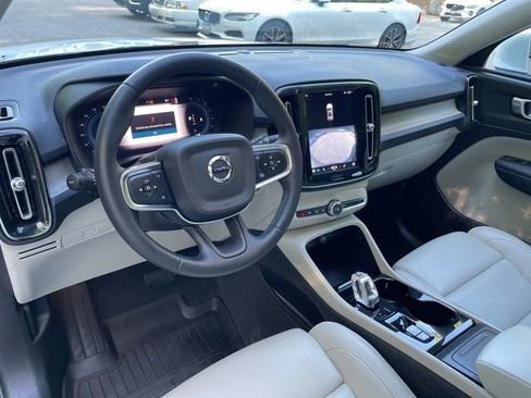 Certified 2023 Volvo XC40 B5 Plus w/ Protection Package Premier image 17