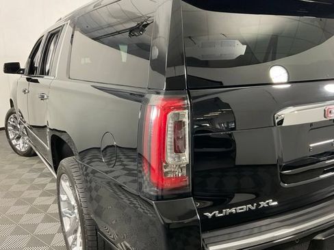 Used 2020 GMC Yukon XL Denali w/ Denali Premium Package AWD/4WD image 36