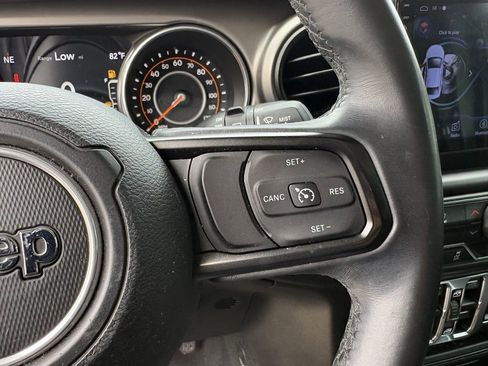 Used 2018 Jeep Wrangler Unlimited Sport S AWD/4WD image 17