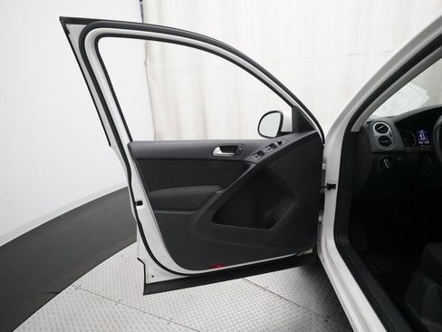 Used 2013 Volkswagen Tiguan SEL image 26