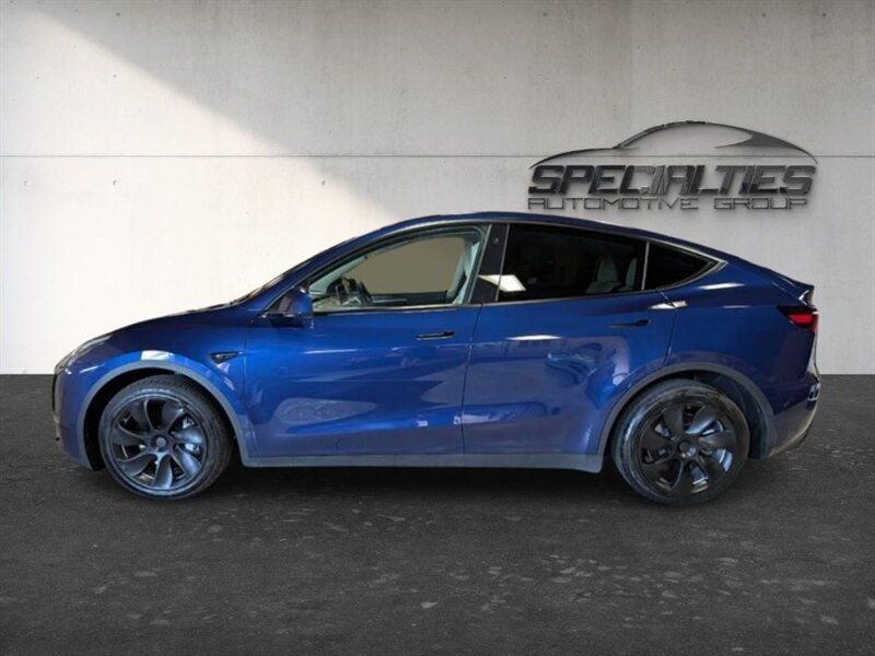 Used 2023 Tesla Model Y Long Range AWD/4WD image 7