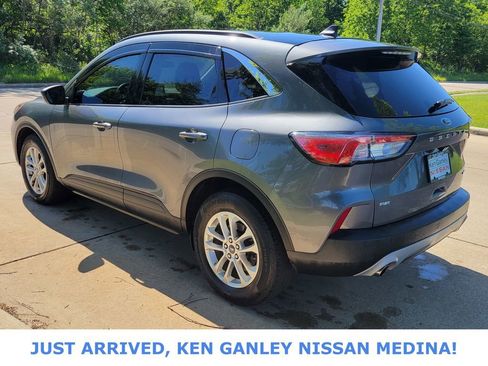 Used 2022 Ford Escape SE w/ Cold Weather Package AWD/4WD image 5