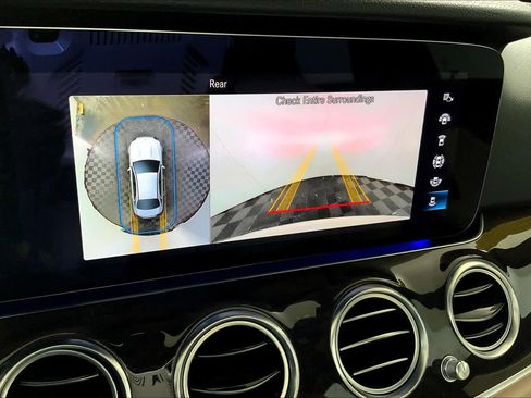 Used 2022 Mercedes-Benz E 450 4MATIC Sedan image 28