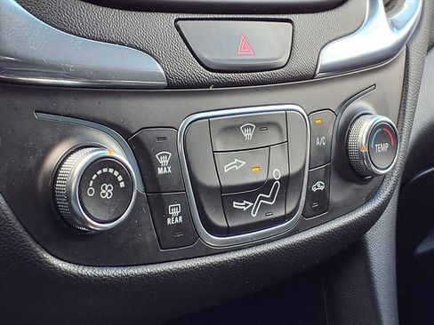 Used 2020 Chevrolet Equinox LT image 22