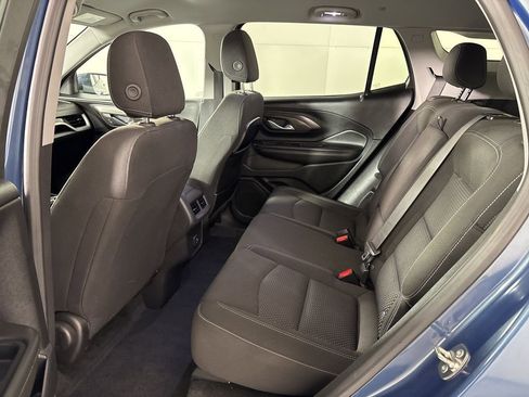 Used 2024 GMC Terrain SLE image 17