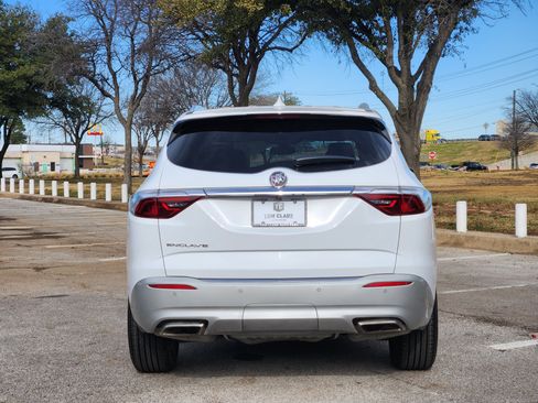 Certified 2024 Buick Enclave Essence image 6