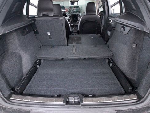 Certified 2025 Volvo XC40 B5 Plus image 35