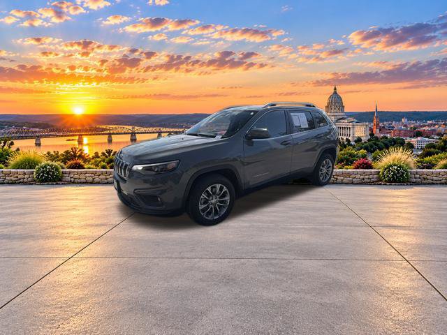 Used 2019 Jeep Cherokee Latitude Plus w/ Comfort/Convenience Group FWD image 9