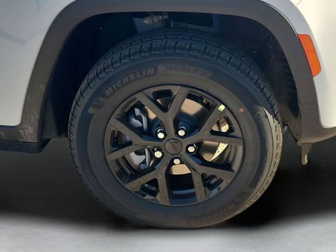 New 2026 Jeep Grand Cherokee Altitude RWD image 20