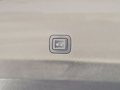 Used 2022 GMC Yukon SLT w/ SLT Premium Package RWD image 18