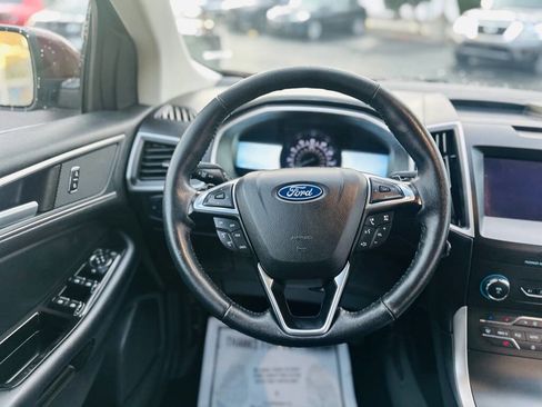 Used 2020 Ford Edge SEL image 11