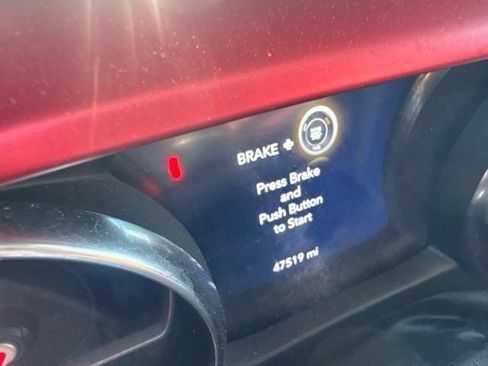 Used 2022 Jeep Wrangler Rubicon AWD/4WD image 9
