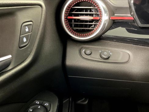 Used 2024 Chevrolet Trax RS FWD image 15